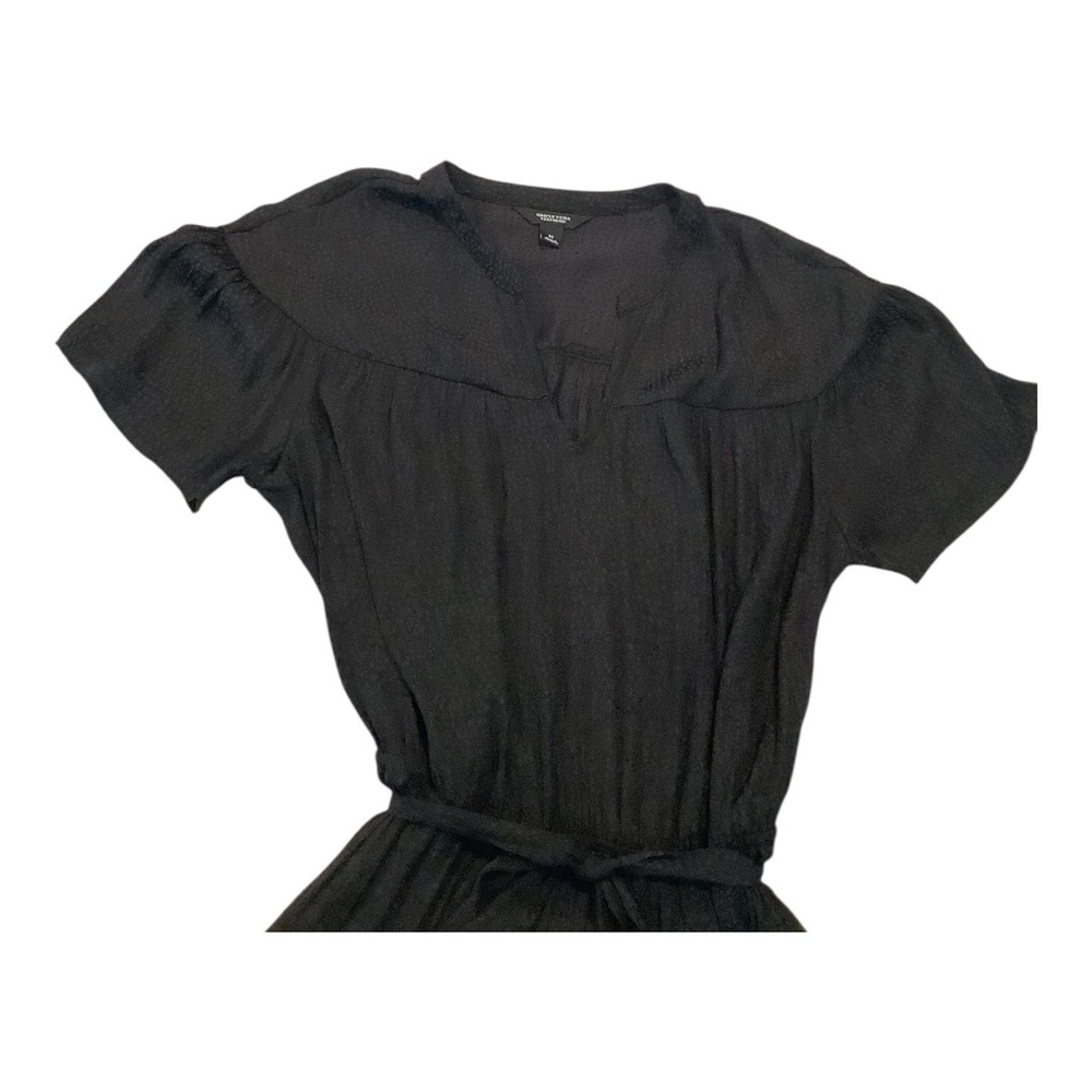 Simply Vera Vera Wang Black Belted Midi Dress | Size M
B009 - Picture 6 of 8